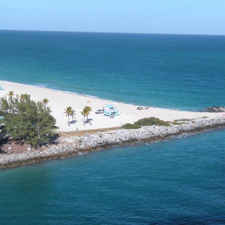 One Bal Harbour Ritz Bal Harbour Aparthotel Exterior photo